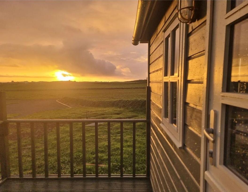 Wild Meadow Huts Villa ดูลิน ภายนอก รูปภาพ