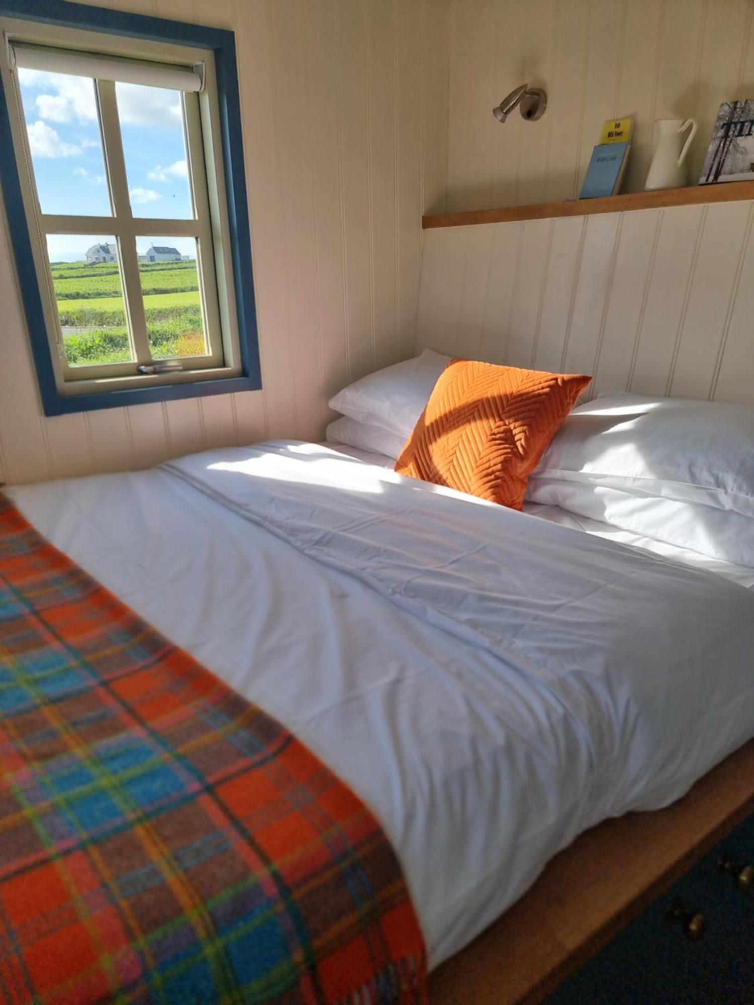 Wild Meadow Huts Villa ดูลิน ภายนอก รูปภาพ