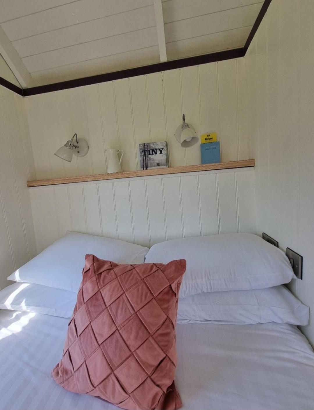 Wild Meadow Huts Villa ดูลิน ภายนอก รูปภาพ