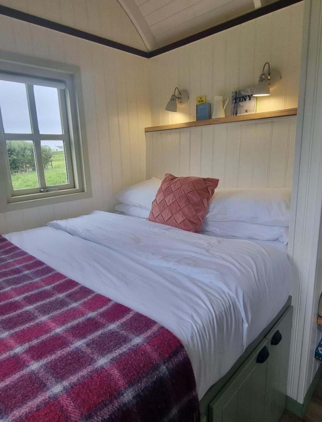 Wild Meadow Huts Villa ดูลิน ภายนอก รูปภาพ