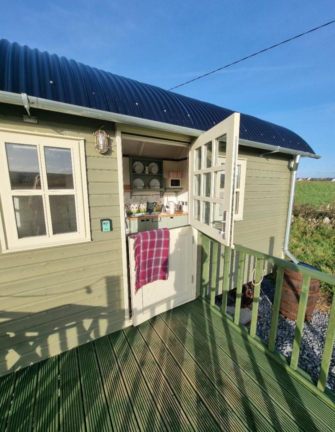 Wild Meadow Huts Villa ดูลิน ภายนอก รูปภาพ