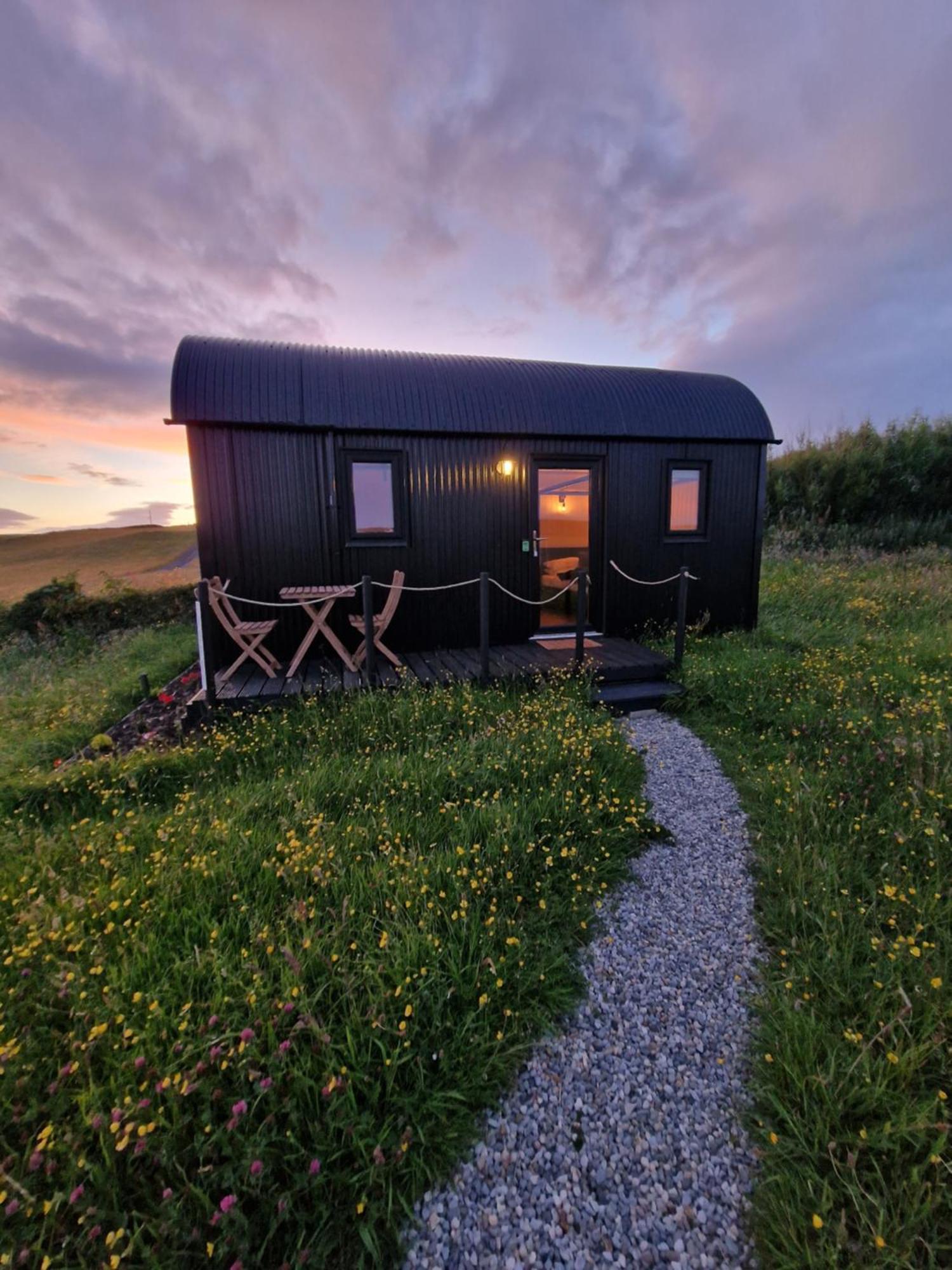 Wild Meadow Huts Villa ดูลิน ภายนอก รูปภาพ