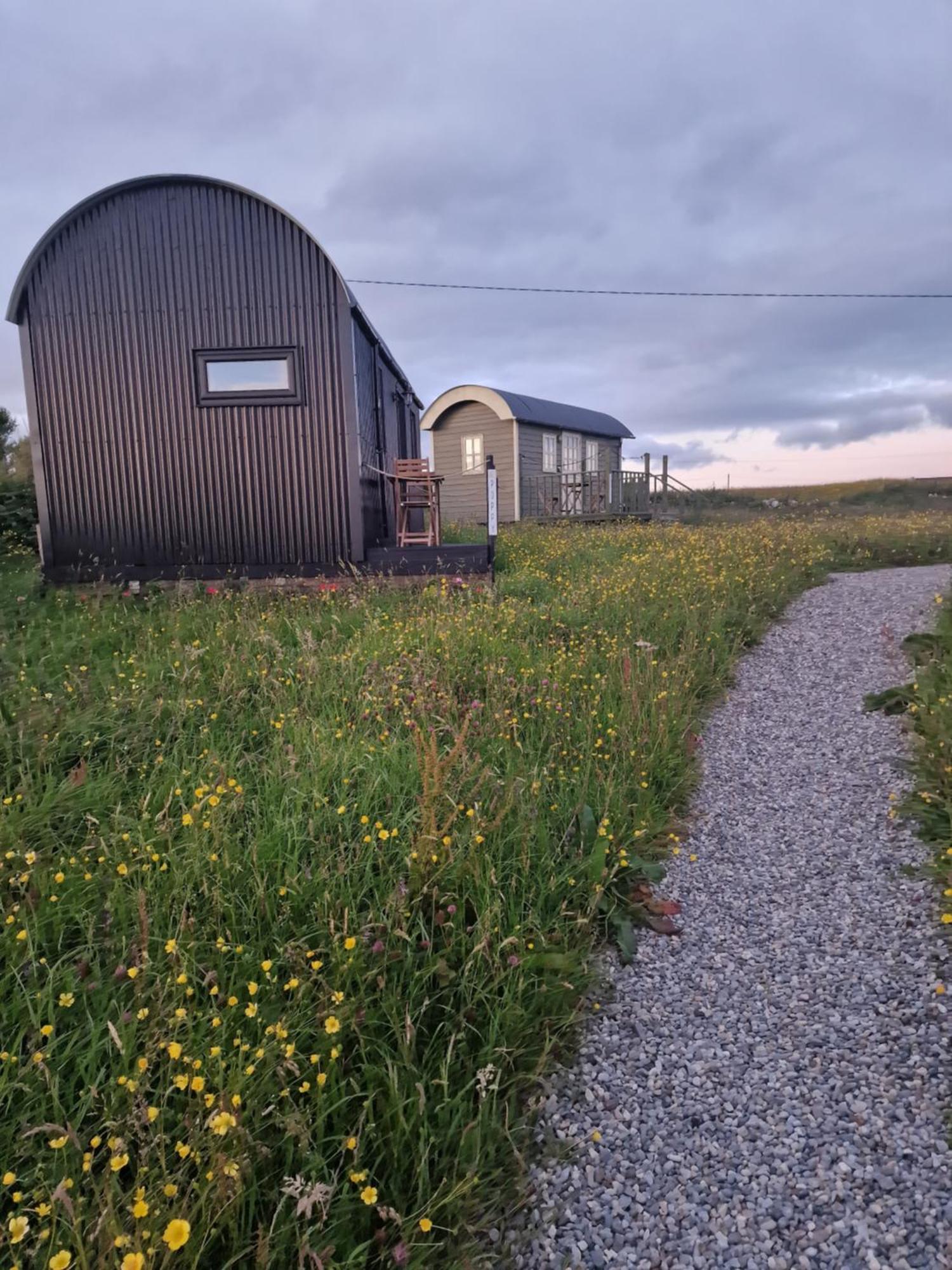 Wild Meadow Huts Villa ดูลิน ภายนอก รูปภาพ
