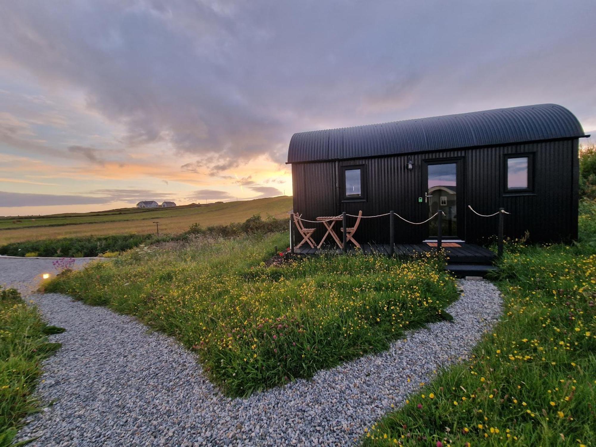 Wild Meadow Huts Villa ดูลิน ภายนอก รูปภาพ