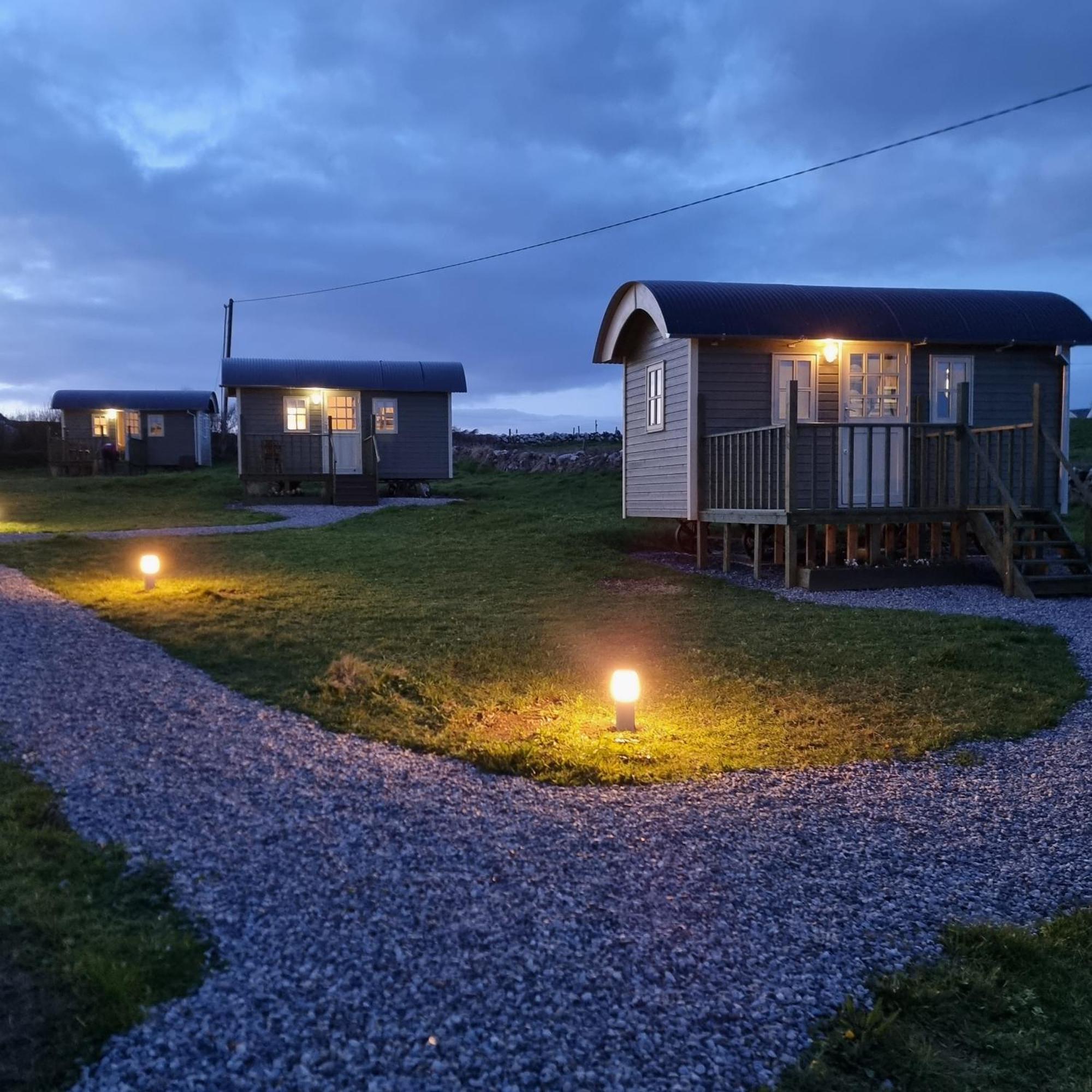 Wild Meadow Huts Villa ดูลิน ภายนอก รูปภาพ